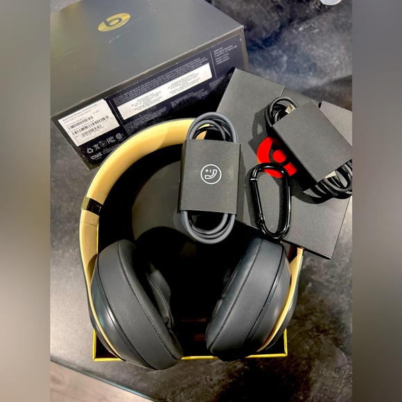 Beats Studio 3 Shadow Grey - Picture 1 of 8